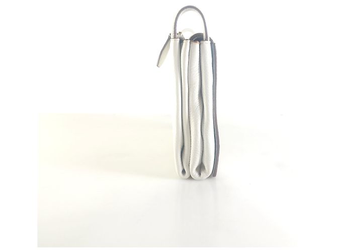 Prada Borsa a tracolla rimpicciolita in vitello daino Argento - vista 2