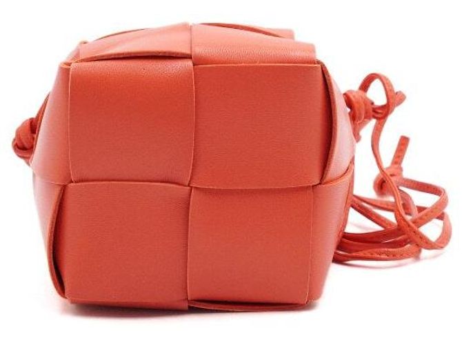 Bottega Veneta Mini borsa a secchiello rossa neon con tracolla e crossbody Rosso - vista 6
