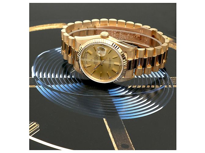 Rolex Orologio da uomo in oro con quadrante rail Day-Date D'oro - vista 24