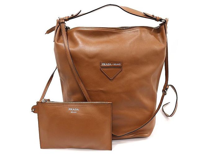 Prada Grande Hobo Concept in Pelle Lux Marrone Grace - vista 2