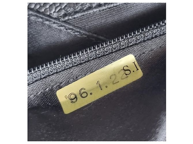 Chanel Valigetta in Caviale per Uomini e Donne (Portadocumenti Raro, Carta di Garanzia) Nero - vista 19