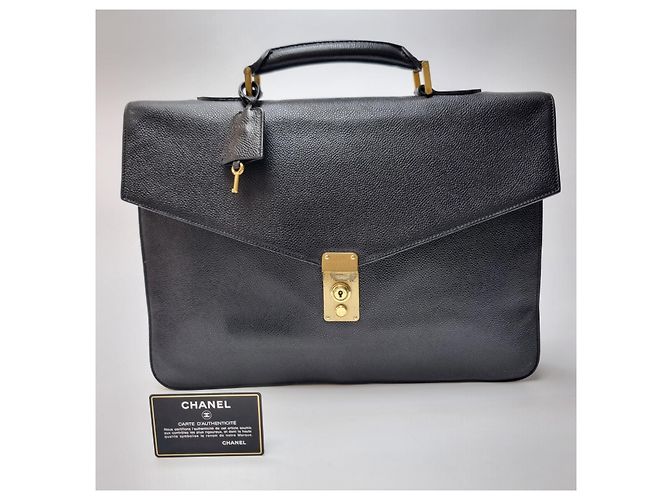 Chanel Valigetta in Caviale per Uomini e Donne (Portadocumenti Raro, Carta di Garanzia) Nero - vista 2
