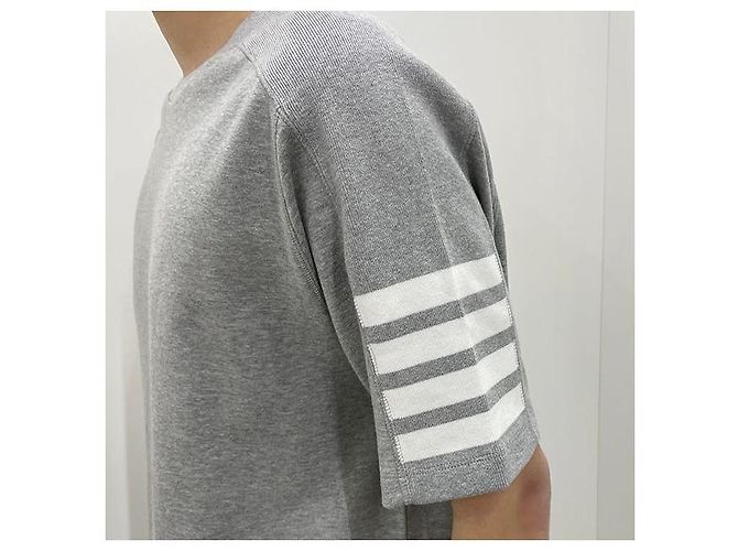 Thom Browne Kurzarm-T-Shirt mit seitlichem Schlitz Hellgrau Braun - Ansicht 6