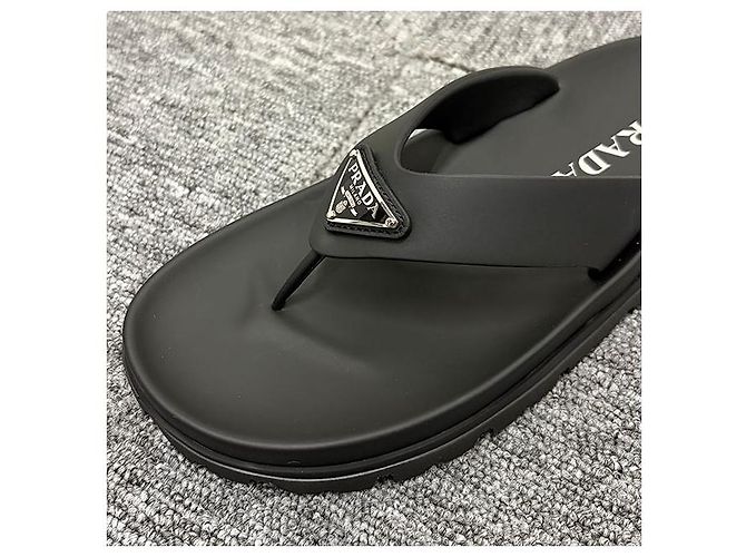 Prada Chinelo de borracha com logo triangular - vista 5