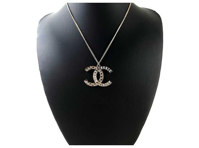 Chanel Collana Pendente CC in Cristallo Nero - vista 2