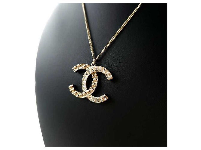 Chanel Collana Pendente CC in Cristallo Nero - vista 3