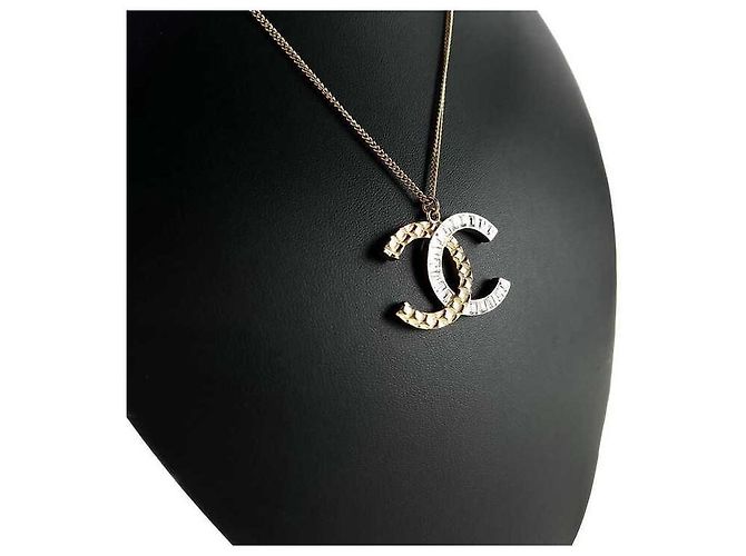 Chanel Collana Pendente CC in Cristallo Nero - vista 4