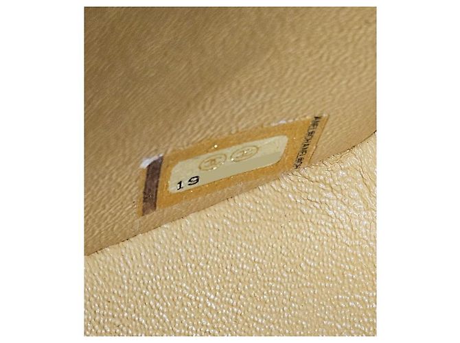 Chanel Piccola Borsa a Spalla Gialla con Catena Giallo - vista 13