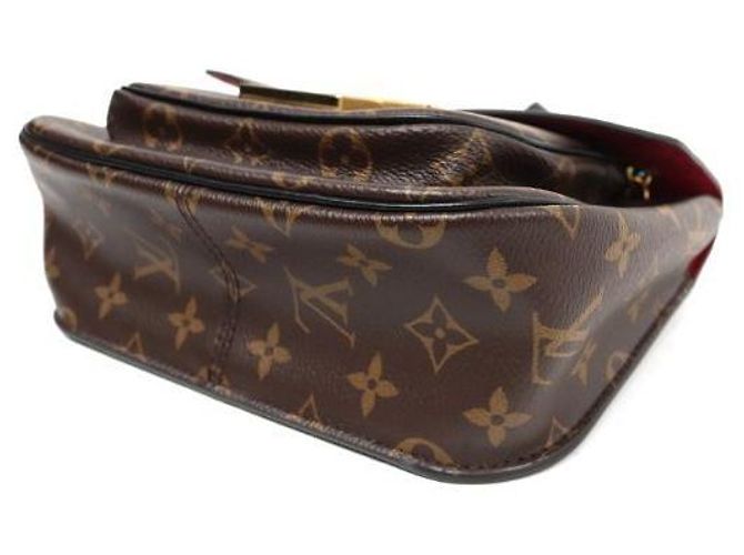 Louis Vuitton Monogram Pache Shoulder Bag Multiple colors - view 10