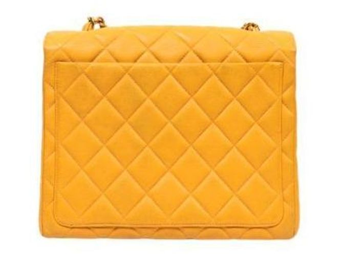 Chanel Borsa a tracolla in caviar giallo trapuntato con catena - vista 3