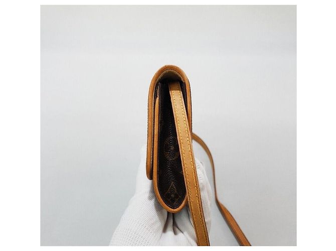 Louis Vuitton Pochette Twin GM Monogram - vista 3