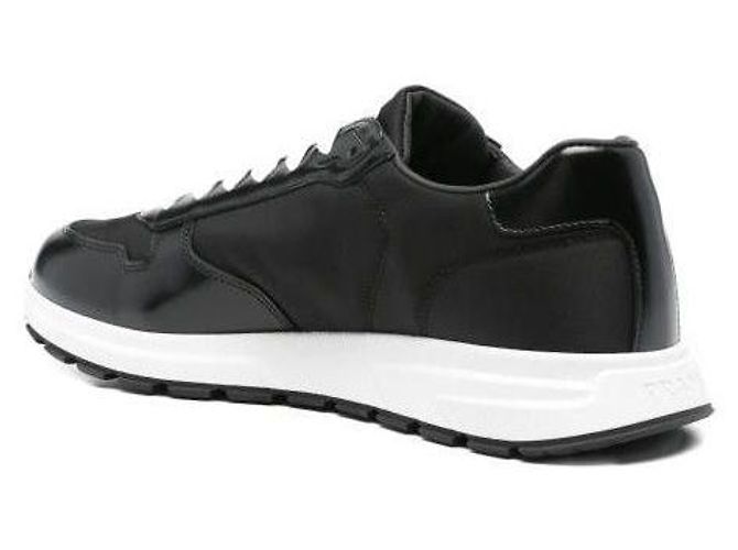 Prada Nylon- und Leder-Sneaker - Ansicht 7