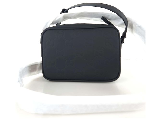 Gucci GG Umhängetasche aus Leder mit Gummieffekt Schwarz - Ansicht 4