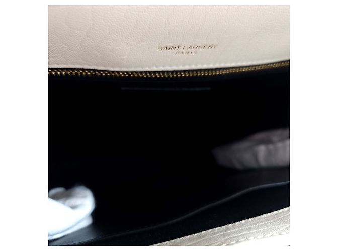 Saint Laurent Niki Schultertasche aus genarbtem Lammleder - Ansicht 6