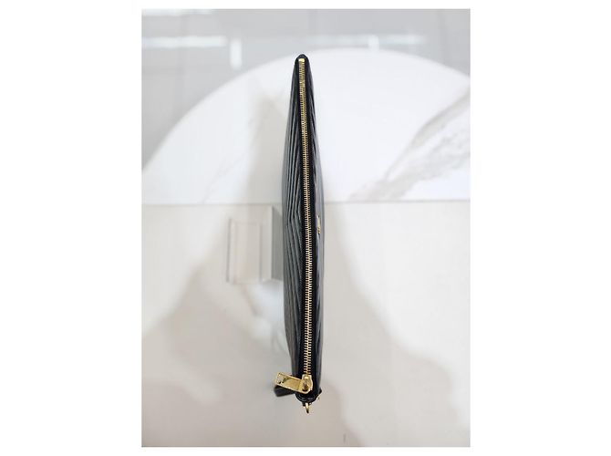 Saint Laurent Grande pochette in pelle di vitello nera trapuntata con dettagli dorati - vista 3