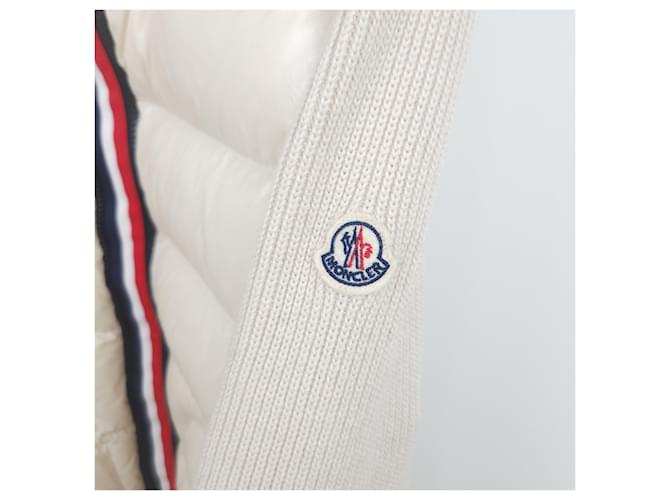 Moncler Gestrickte gesteppte Jacke mit Reißverschluss Weiß - Ansicht 3