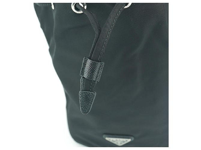 Prada Borsa a secchiello NT Nera Nylon Mini Pochette Borsa con Corda Nero - vista 13