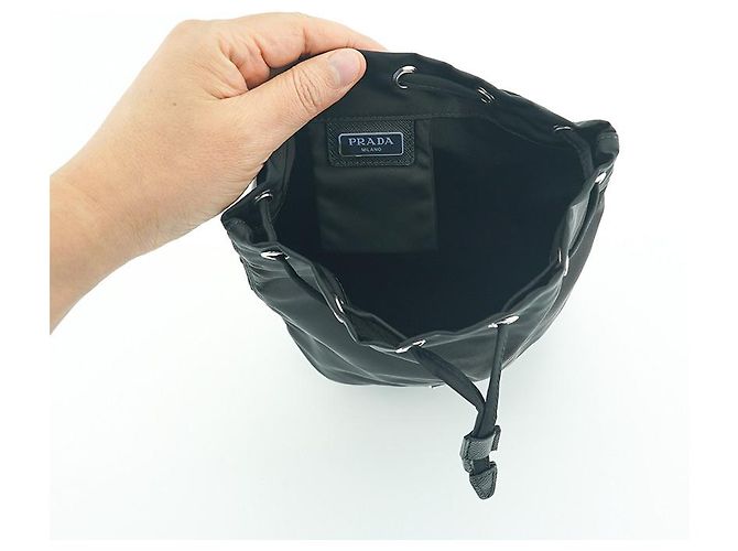 Prada Borsa a secchiello NT Nera Nylon Mini Pochette Borsa con Corda Nero - vista 16