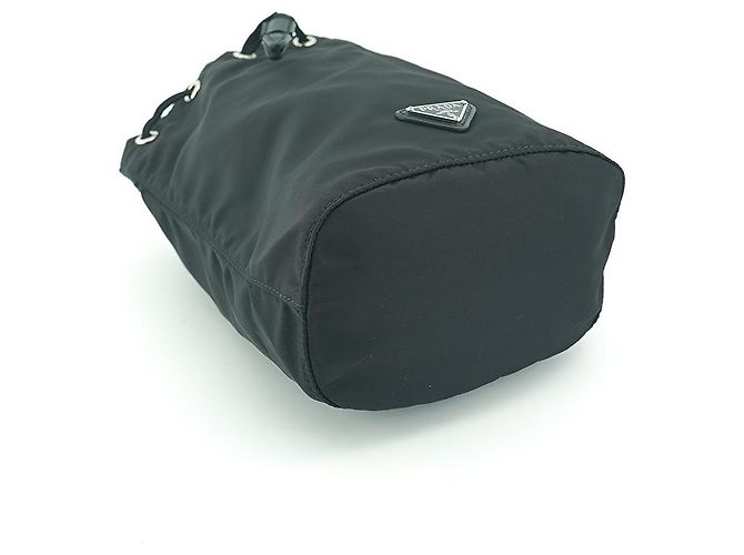 Prada Borsa a secchiello NT Nera Nylon Mini Pochette Borsa con Corda Nero - vista 6
