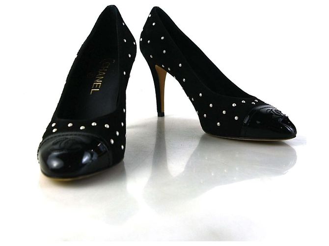 Chanel Wildleder-Pumps mit Perlen Mehrfarben - vista 2