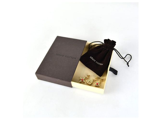 Louis Vuitton Brincos Monogram Dourado - vista 5