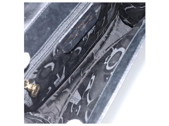 Borsa a Spalla Vala in Pelle Nera e Oro Salvatore Ferragamo Auth BA11344 Nero D'oro - vista 11