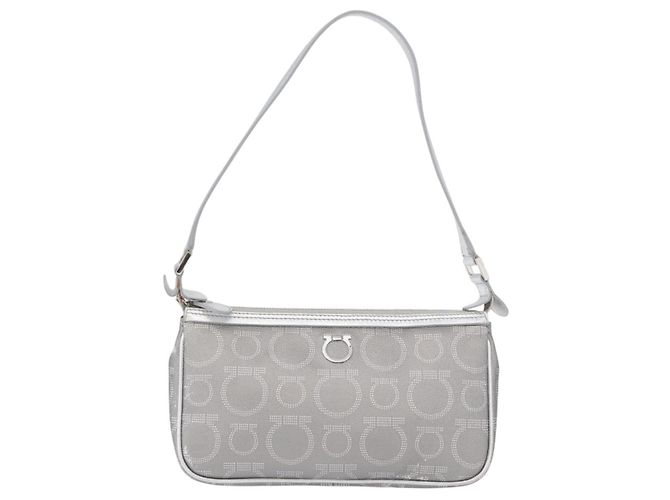Borsa a Spalla Gancini in PVC Pelle Argento Auth 173697 di Salvatore Ferragamo - vista 13