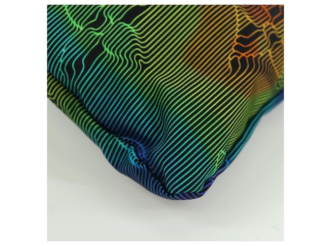 LOUIS VUITTON Pochette Bolsa Reversible Nylon Multicolor M68777 LV Auth LNZ761SAM Monograma - vista 7