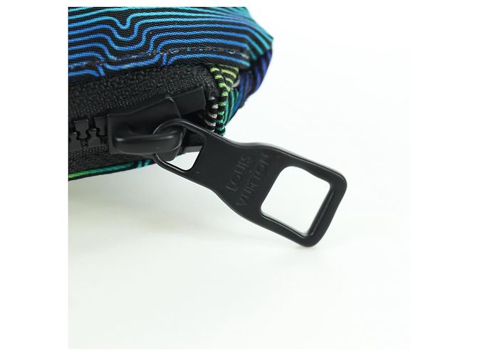 LOUIS VUITTON Pochette Bolsa Reversible Nylon Multicolor M68777 LV Auth LNZ761SAM Monograma - vista 8