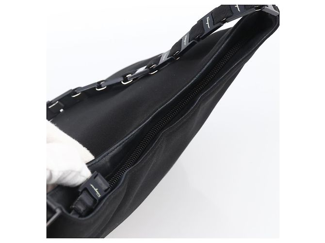 Borsa a Spalla Vala in Tela Nera Argento Auth 170077 di Salvatore Ferragamo Nero - vista 6