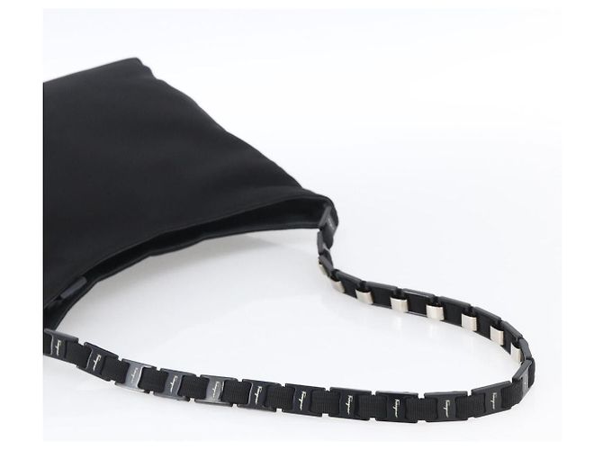 Borsa a Spalla Vala in Tela Nera Argento Auth 170077 di Salvatore Ferragamo Nero - vista 7