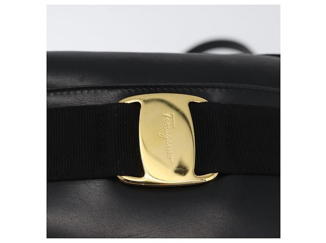 Borsa a Spalla Salvatore Ferragamo Vala in Pelle Nera Oro Auth 170076 Nero D'oro - vista 17