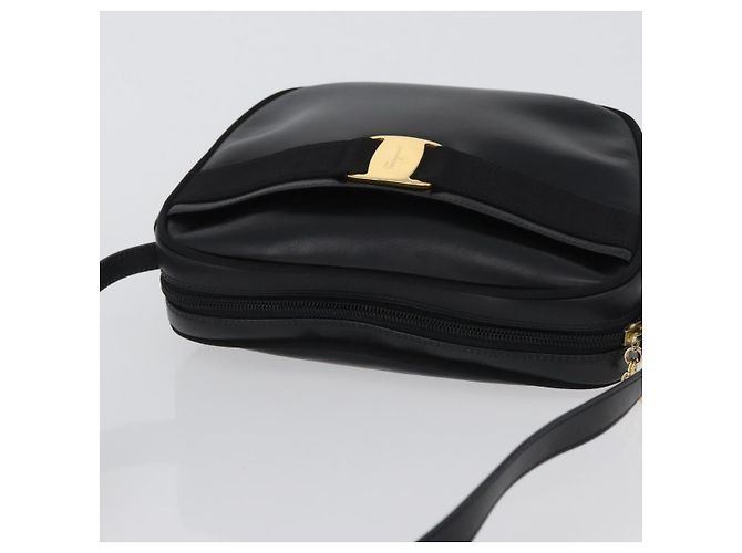 Borsa a Spalla Salvatore Ferragamo Vala in Pelle Nera Oro Auth 170076 Nero D'oro - vista 6