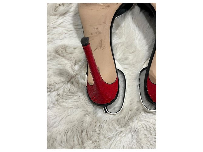 Giuseppe Zanotti Sandalen aus weißem Lackleder mit rotem Python-Absatz - Ansicht 6