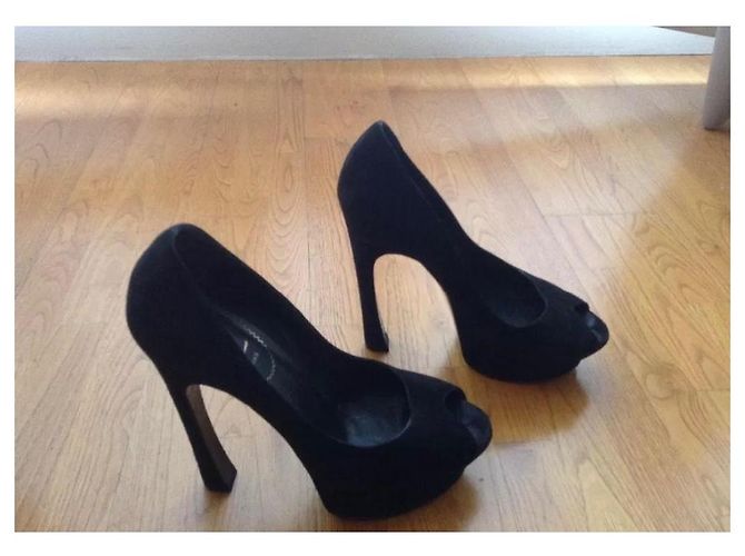 Décolleté Saint Laurent in suede nero con punta aperta - vista 3