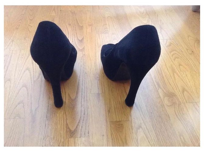 Décolleté Saint Laurent in suede nero con punta aperta - vista 5