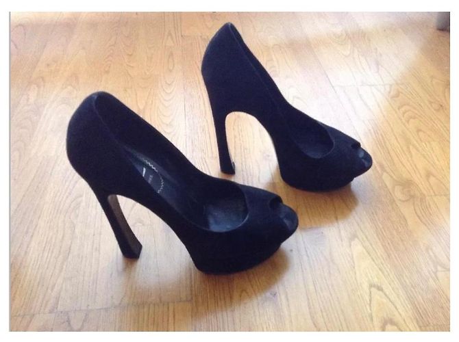 Décolleté Saint Laurent in suede nero con punta aperta - vista 9