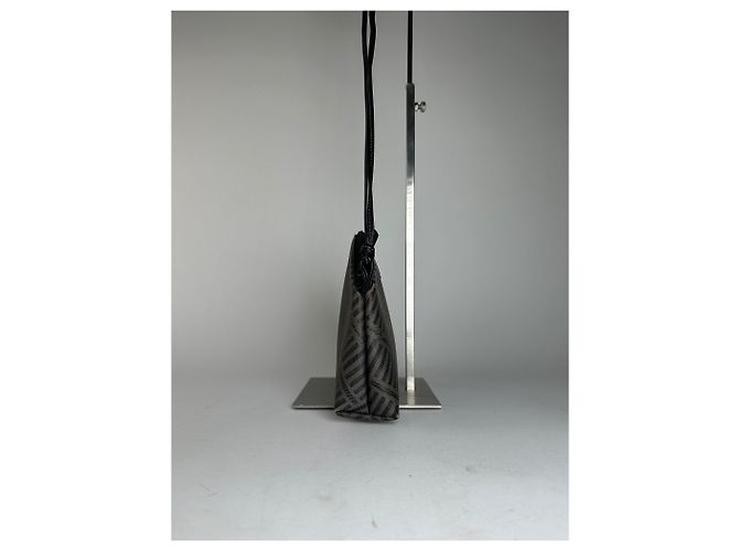 Vintage Givenchy Canvas Schultertasche Schwarz Grau - Ansicht 7