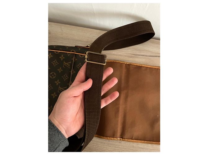 Borsa a tracolla Louis Vuitton Boshpore Monogram Canvas Marrone - vista 12
