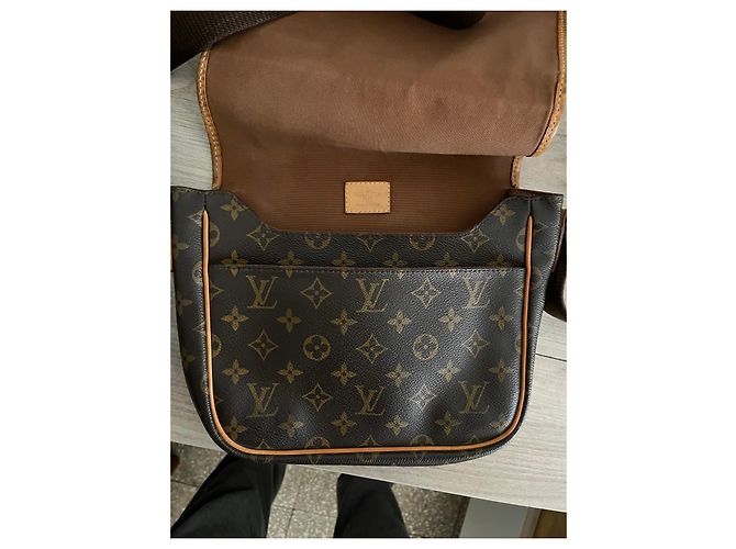 Borsa a tracolla Louis Vuitton Boshpore Monogram Canvas Marrone - vista 4