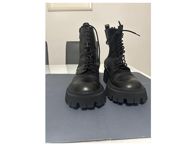 Botines de Cuero Negro Balenciaga - vista 2