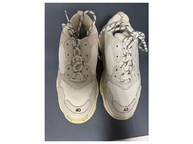 Sneakers Balenciaga Triple S Bianco Beige - vista 2