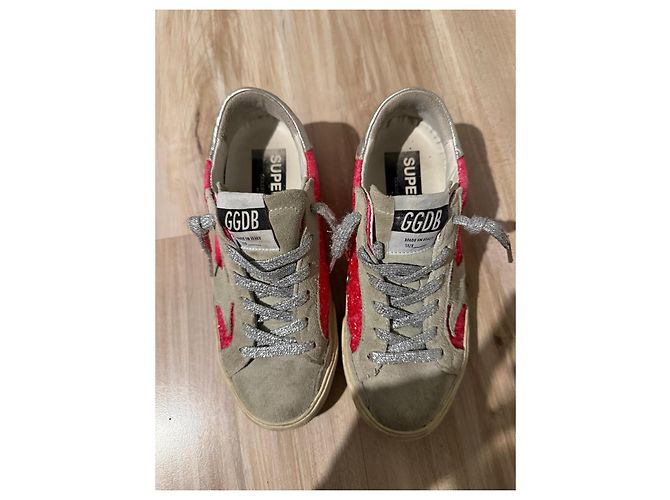 Sneakers basse Golden Goose in suede e paillettes Rosa Grigio Silver hardware - vista 3