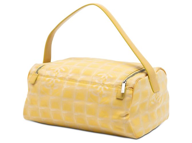 Borsa Vanity in Nylon della Nuova Linea da Viaggio Gialla di Chanel Giallo - vista 2