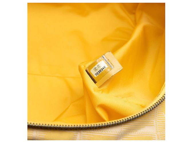 Borsa Vanity in Nylon della Nuova Linea da Viaggio Gialla di Chanel Giallo - vista 6
