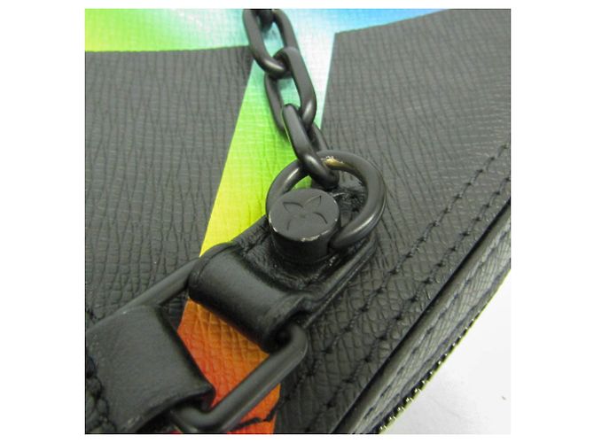 Borsa a spalla Messenger Danube in Taiga di Louis Vuitton Nero Multicolore - vista 6