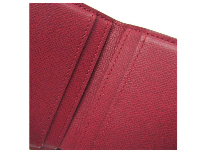 Billetera Compacta Epi Twist Louis Vuitton M68607 Burdeos - vista 13