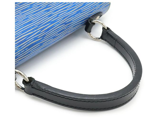 Borsa Cluny BB in Epi di Louis Vuitton Blu - vista 6