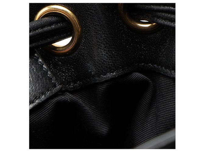 Saint Laurent Kleine Bucket Bag aus gestepptem Lammleder Cassandre Schwarz - Ansicht 9