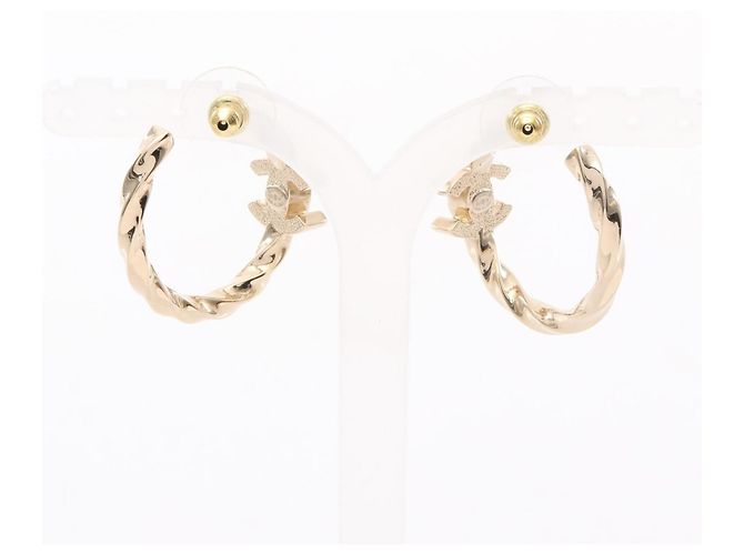 Orecchini a cerchio Chanel Coco Mark in oro con strass D'oro Metallico - vista 2